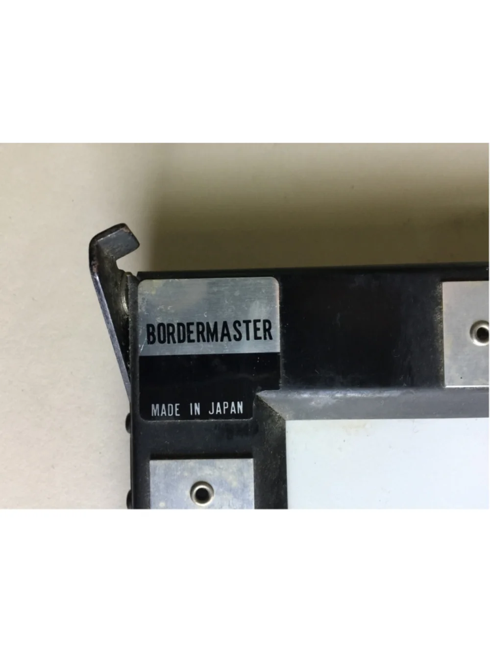 Bordermaster 17x14 Adjustable Darkroom Easel 2-Blade, Clean